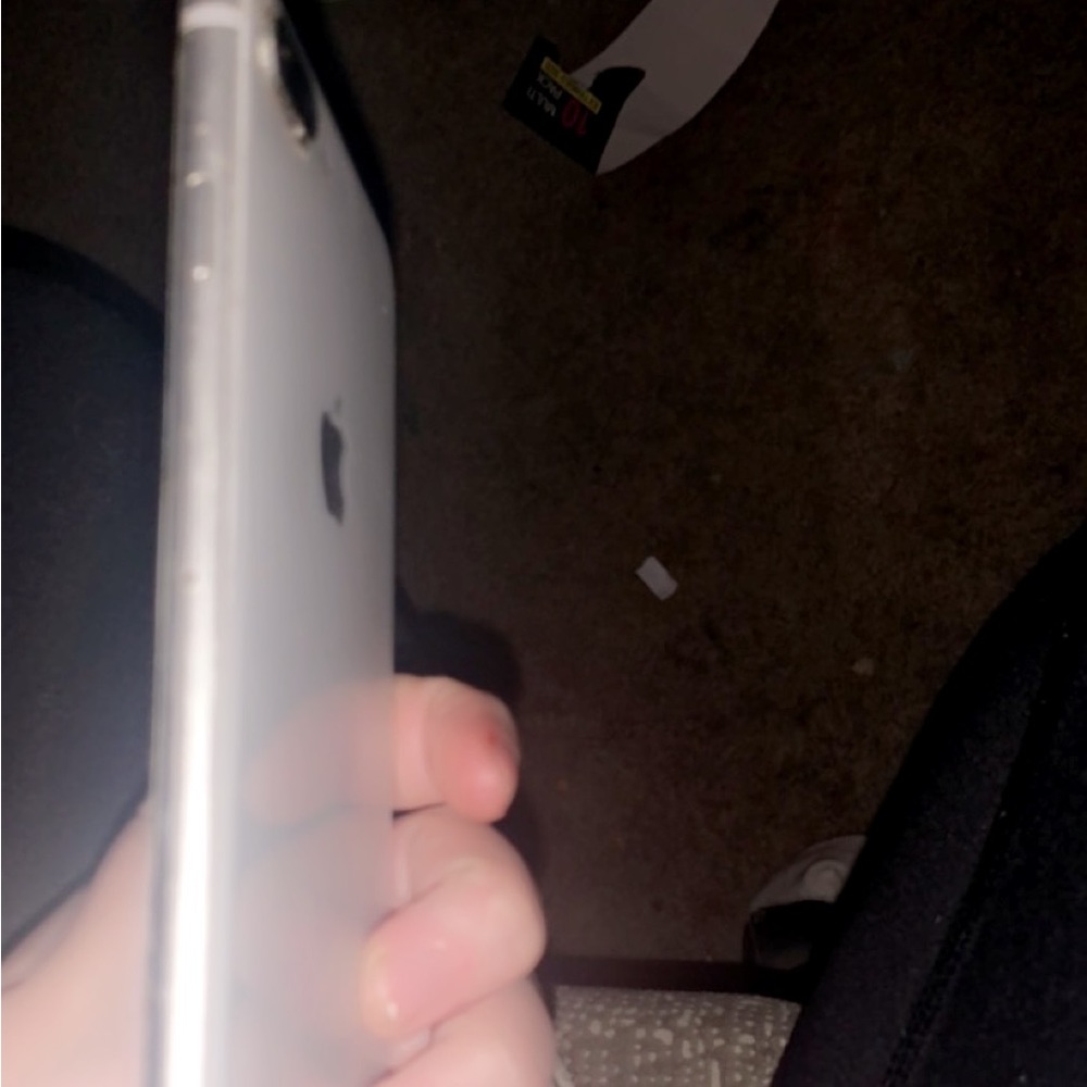 iPhone 8 Plus - Picture 3 of 4